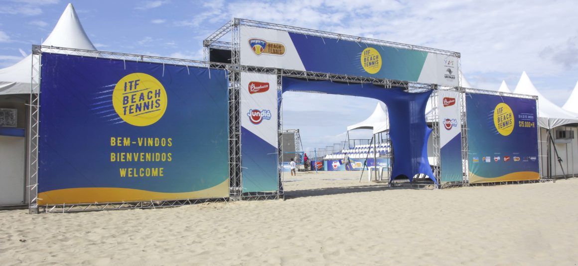 ESTRANGEIROS DOMINAM O ITF DE BEACH TENNIS NO GONZAGA EM SANTOS