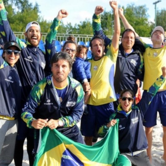 PAULISTAS SE DESTACAM EM MUNDIAL DE BEACH TENNIS