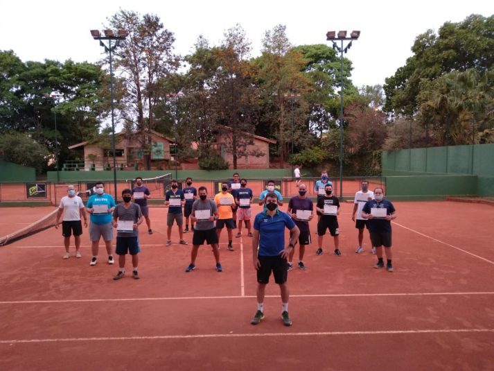CURSO – ESTRUTURANDO A SESSÃO DE TREINO POR MEIO DE JOGOS CURSO – ESTRUTURANDO A SESSÃO DE TREINO POR MEIO DE JOGOS