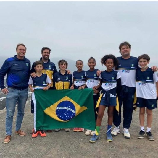 Com tenista da FPT, Brasil é campeão do Sul-Americano 12 anos Feminino e medalha de Bronze no Masculino Com tenista da FPT, Brasil é campeão do Sul-Americano 12 anos Feminino e medalha de Bronze no Masculino