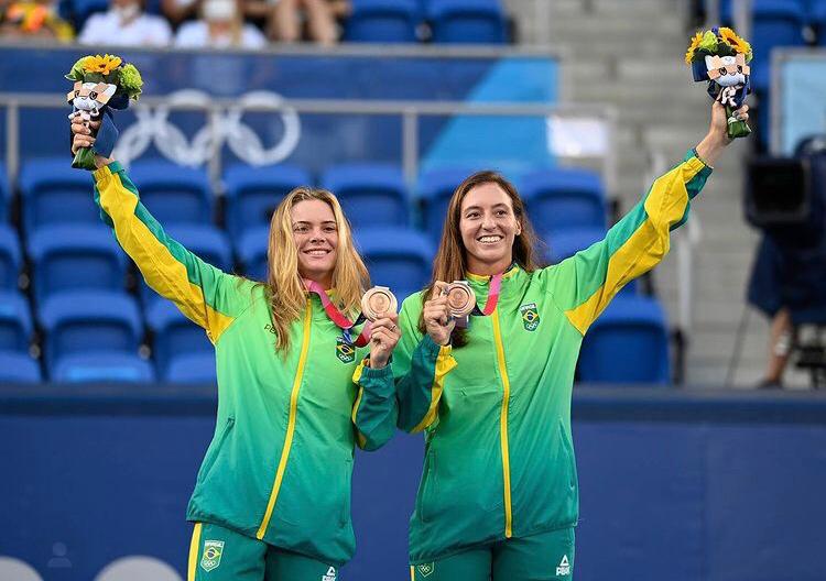 O BRASIL É BRONZE NO TÊNIS FEMININO!