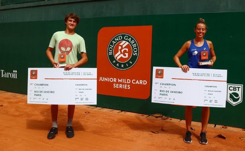 Olívia Carneiro é campeã do Roland-Garros Junior Wild Card Series