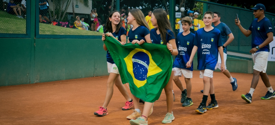 Brasil garante vaga na semifinal da Copa COSAT 12 anos