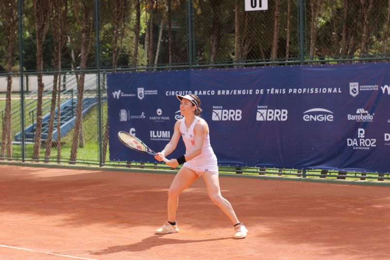 Carol Meligeni e Gabi Cé se enfrentam por vaga na semifinal do ITF W35 de Leme Carol Meligeni e Gabi Cé se enfrentam por vaga na semifinal do ITF W35 de Leme