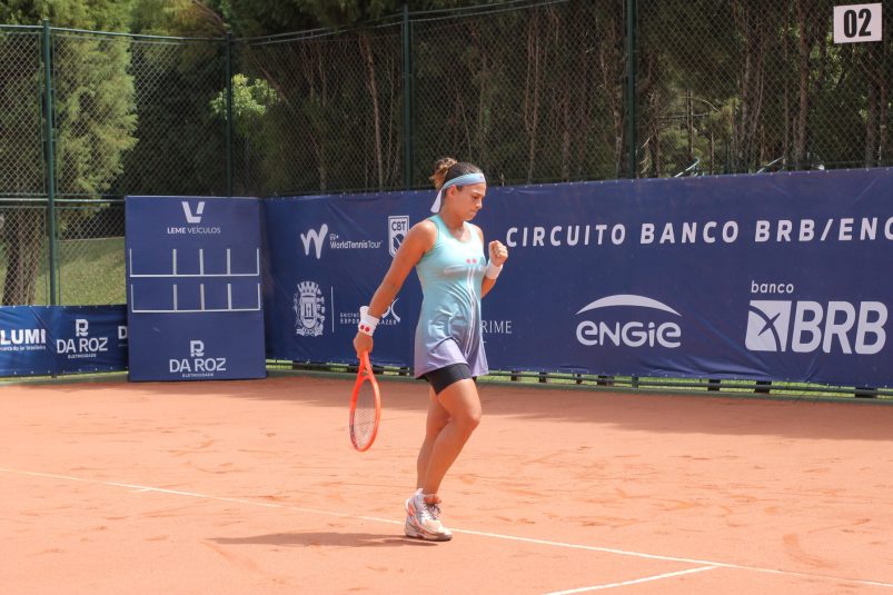 Carol, Cé, Bossi e Bohrer vencem na estreia e avançam às oitavas no ITF W35 de Leme Carol, Cé, Bossi e Bohrer vencem na estreia e avançam às oitavas no ITF W35 de Leme