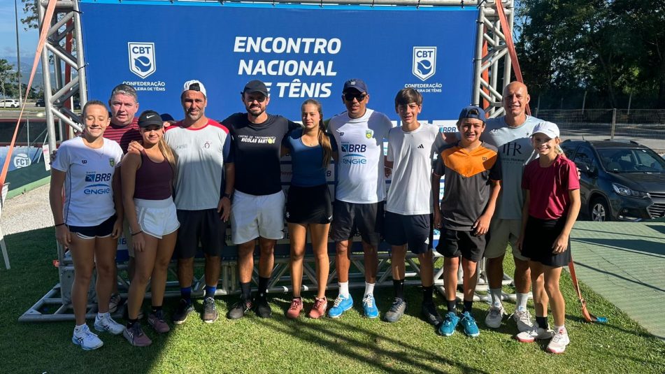 Tenistas e técnicos paulistas participam do Encontro Nacional de Treinamento em Florianópolis Tenistas e técnicos paulistas participam do Encontro Nacional de Treinamento em Florianópolis
