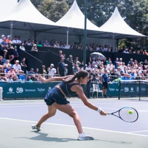 Três semanas de tênis profissional feminino em São Paulo Três semanas de tênis profissional feminino em São Paulo
